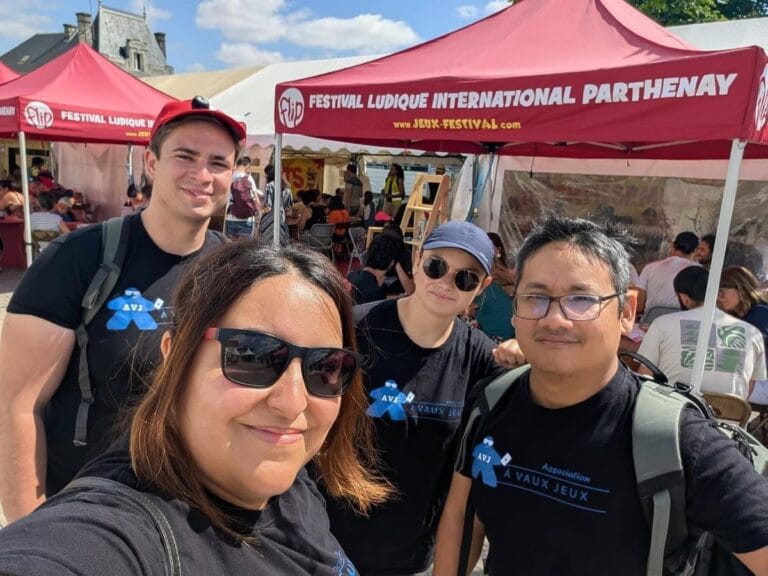 Adhérents d'À VAUX JEUX au Festival Ludique International de Parthenay (FLIP)