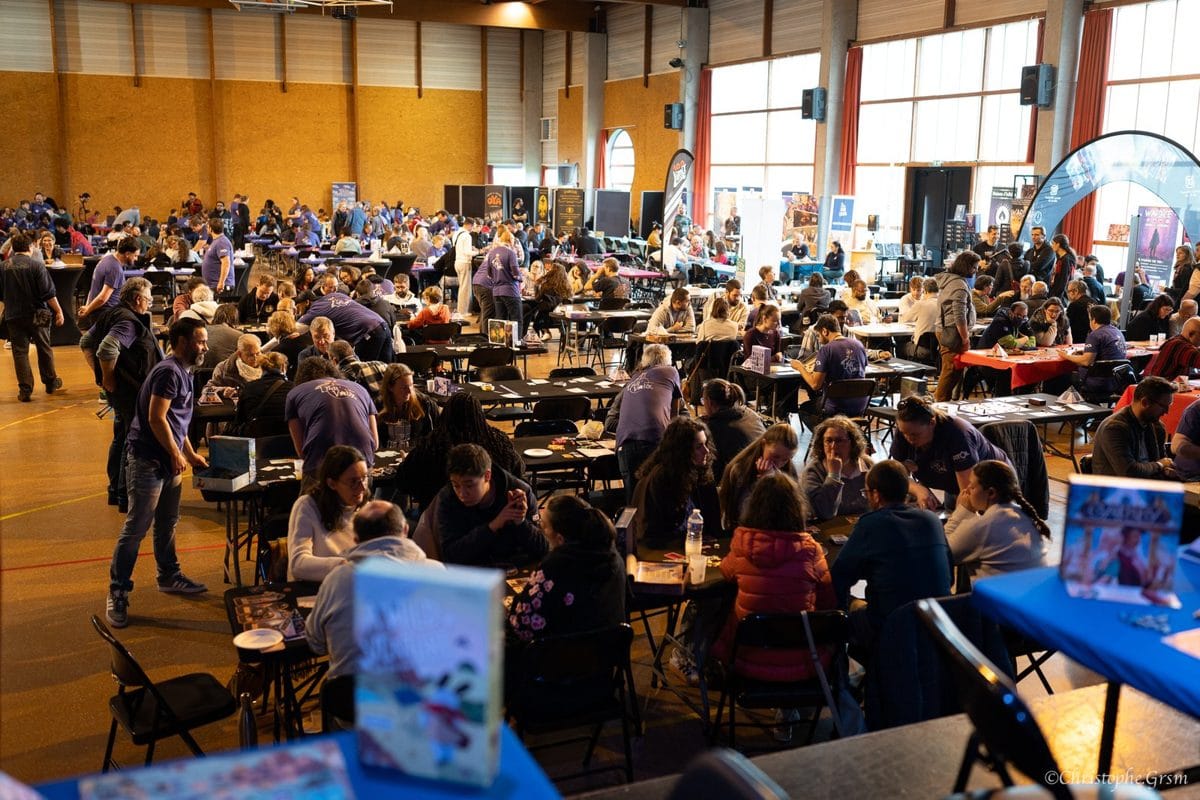 Salle comble au festival Ludi'Vaux 2026, à La Buissonnière